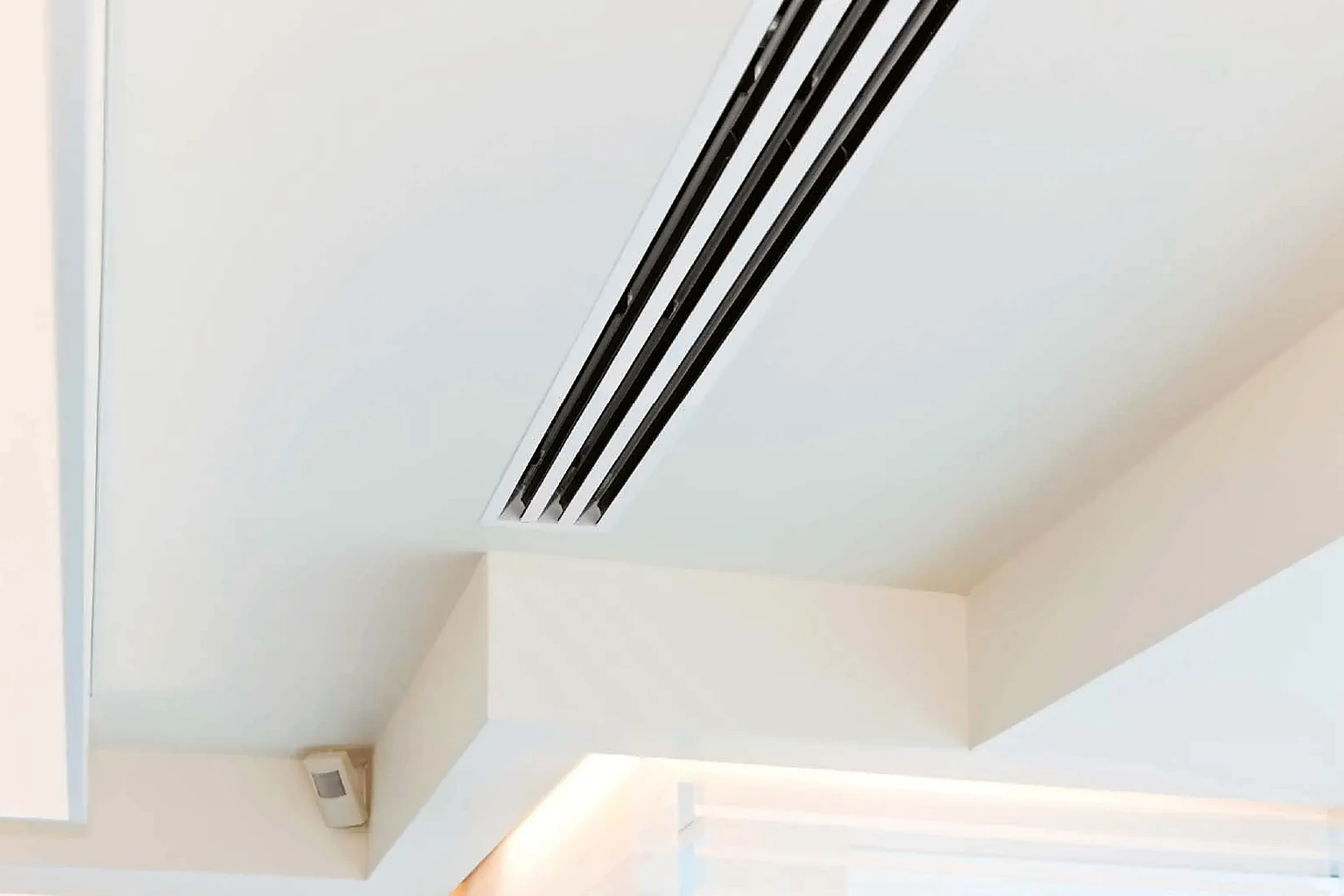 Kaisai KTI Kanałowy Slim w aranżacji nowoczesnego wnętrza